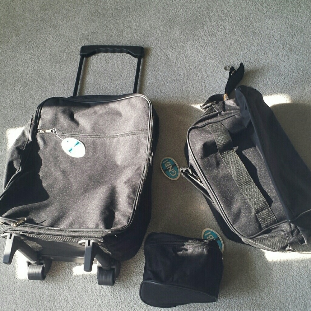 3 piece black carryon luggage set